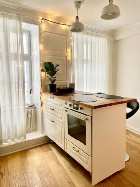 Old Town Apartment in Copenhagen - Near Christmas Market, Copenhagen